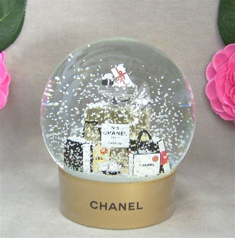 CHANEL SCHNEEKUGEL/ SNOW GLOBE GOLD EDITION 